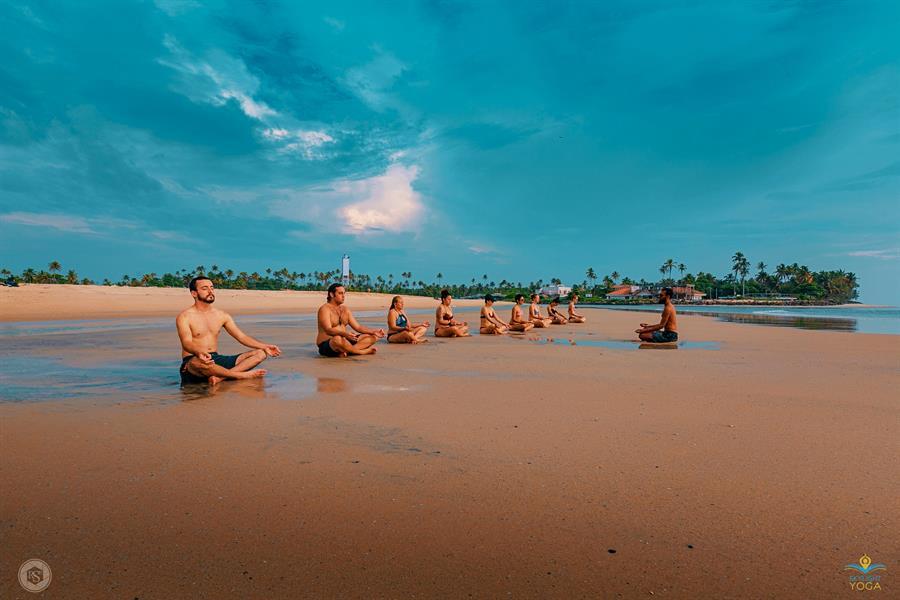 beach yoga india skylight yoga expedition india sri sudarshan